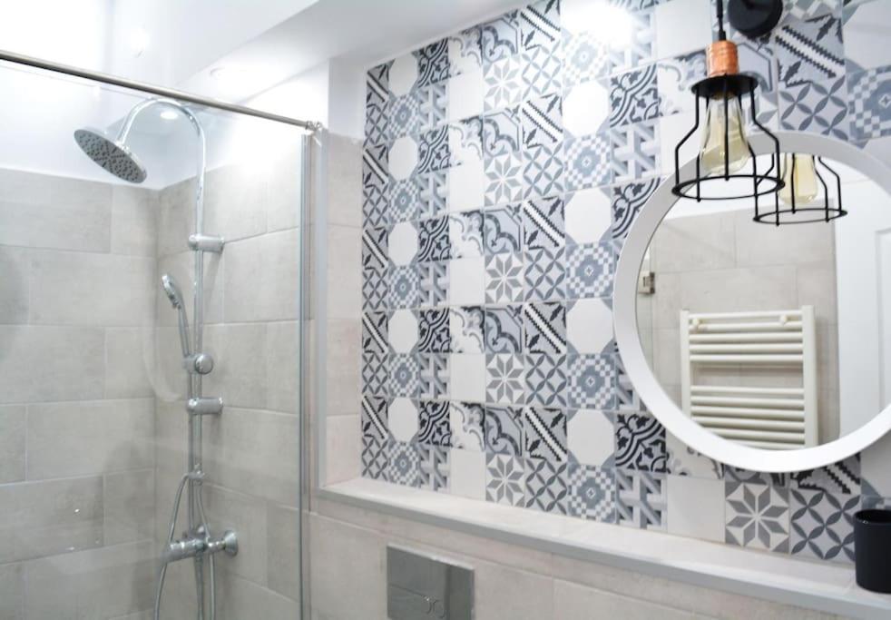 2 Bdr / Cozy Ap Near Old Town Apartment บูคาเรสต์ ภายนอก รูปภาพ